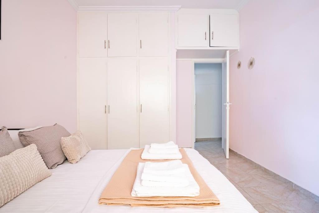 Your Perfect Place 1Min From Kato Patissia Station -100Mbps Athens Luaran gambar
